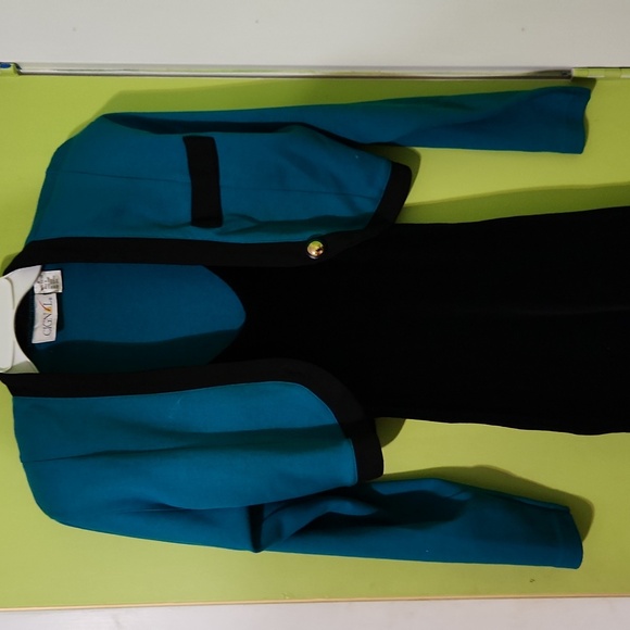 Ladies after 5 ensemble - Picture 2 of 4